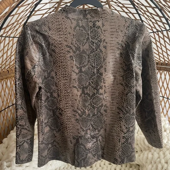NWT Chico’s Leather Reversible Sze 0 Snakeskin - Picture 2 of 10